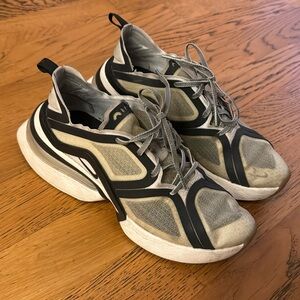 Women’s Nike sneakers